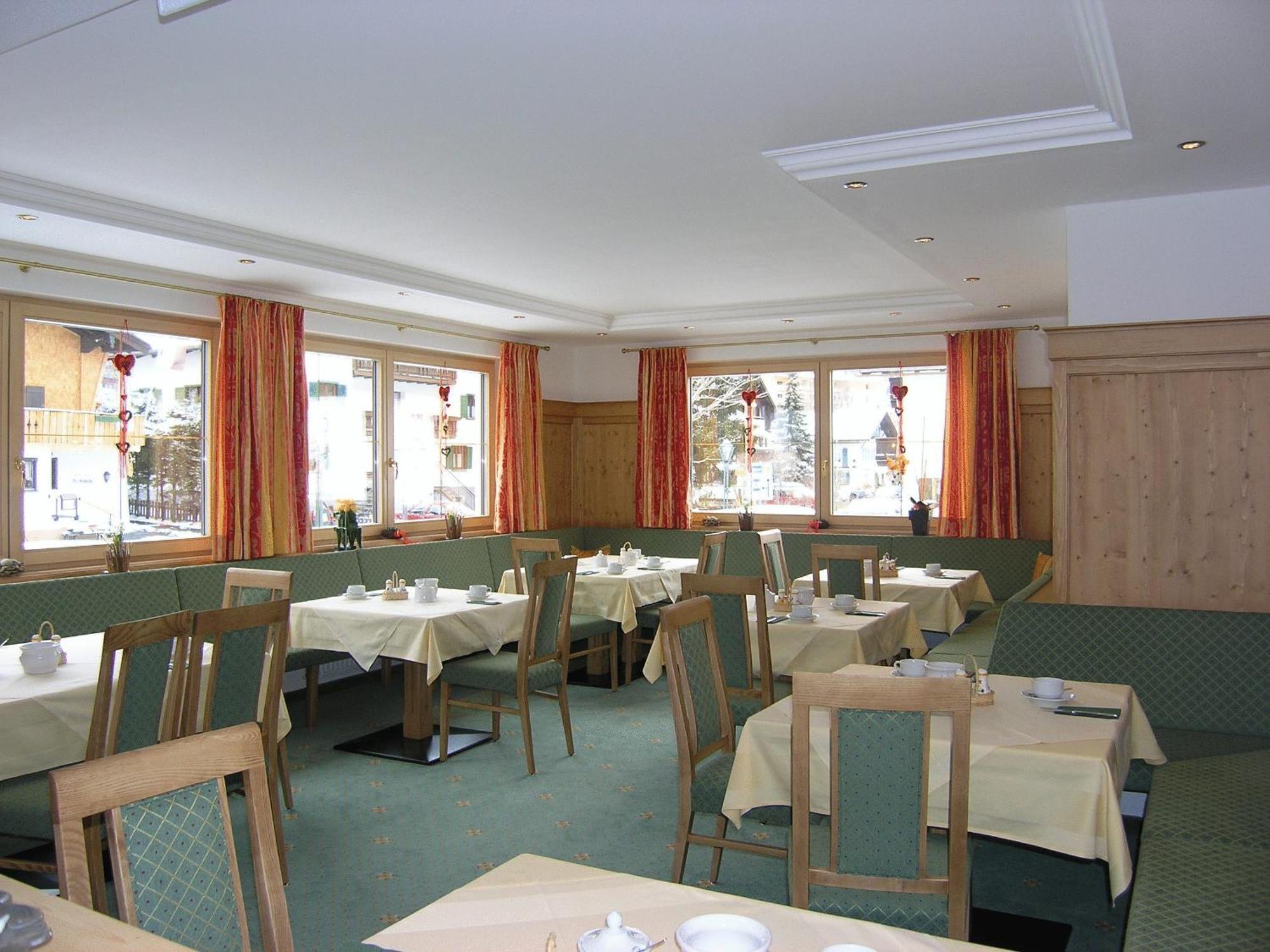 Hotel Dr Otto Murr B&B Sankt Anton am Arlberg Dış mekan fotoğraf